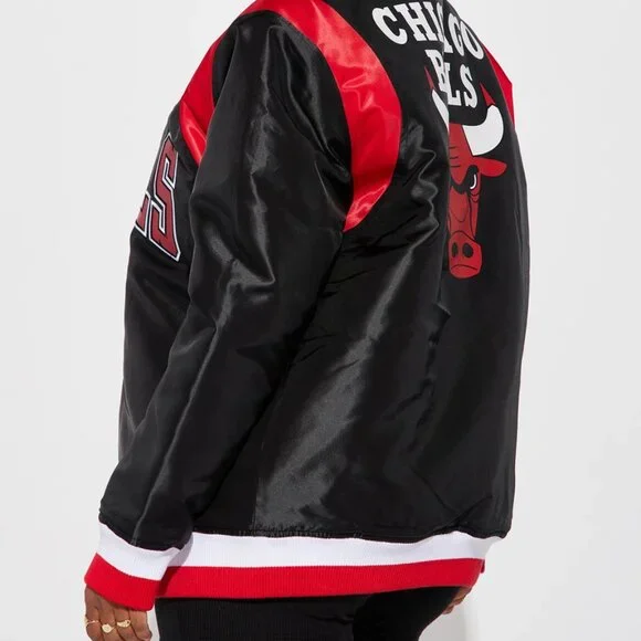 Chicago Bulls Varsity Bomber Jacket - Black$89.99
